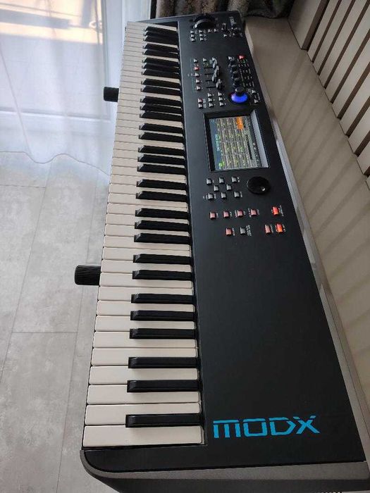 Sintetizator Yamaha MODX 7 utilizat doar in studio