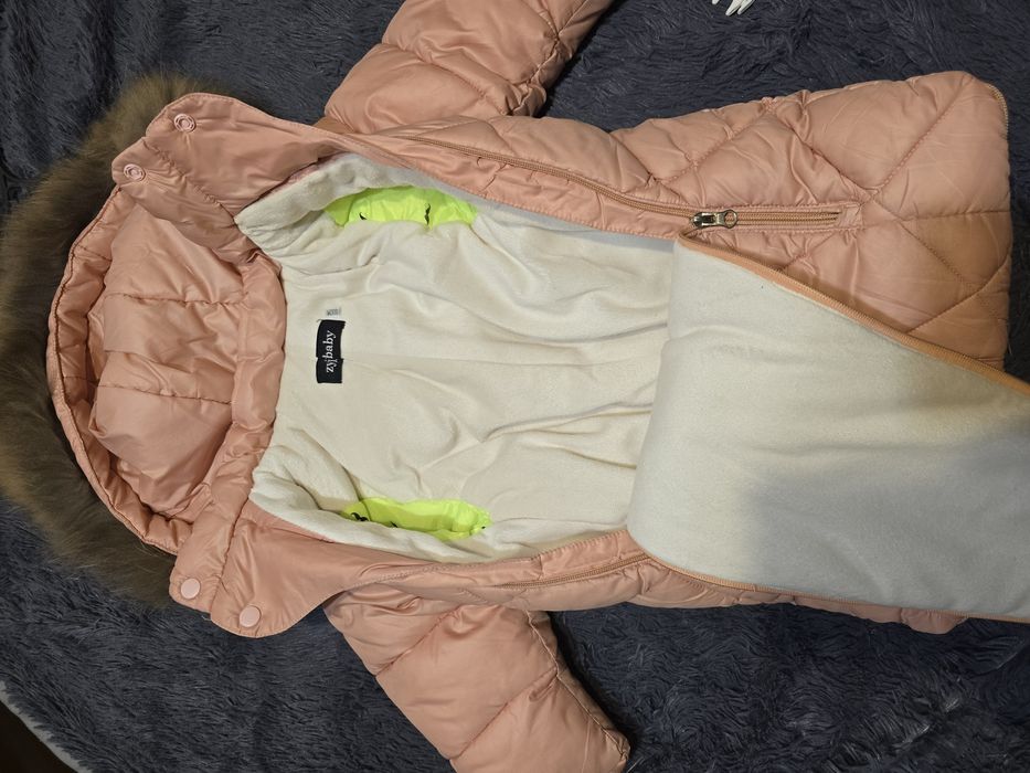 Продам зимний комбинезон для девочки 8о размер