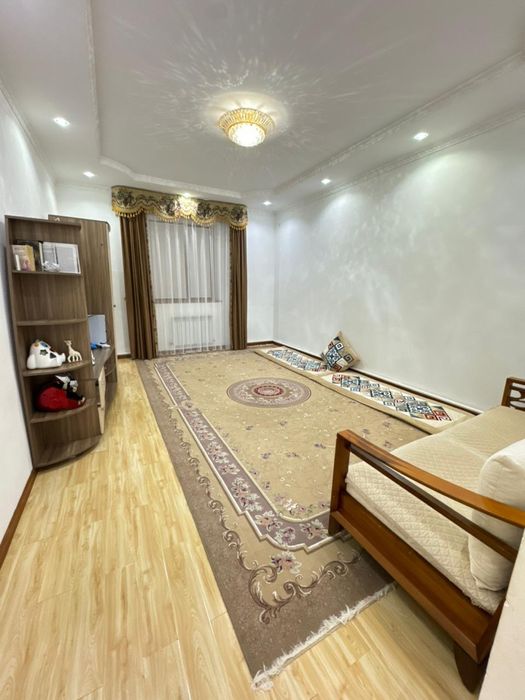 Бирнеше улкен килемдер сатылады