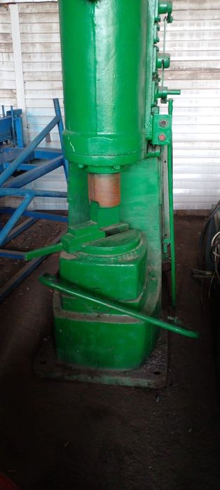 Кузнечный молот, производства Россия