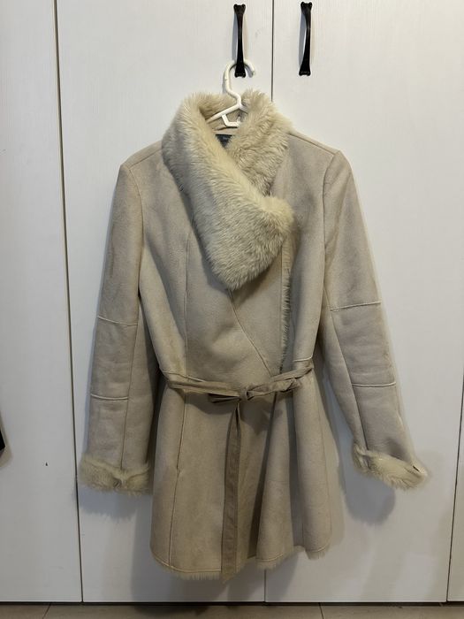 Blanita Bershka crem