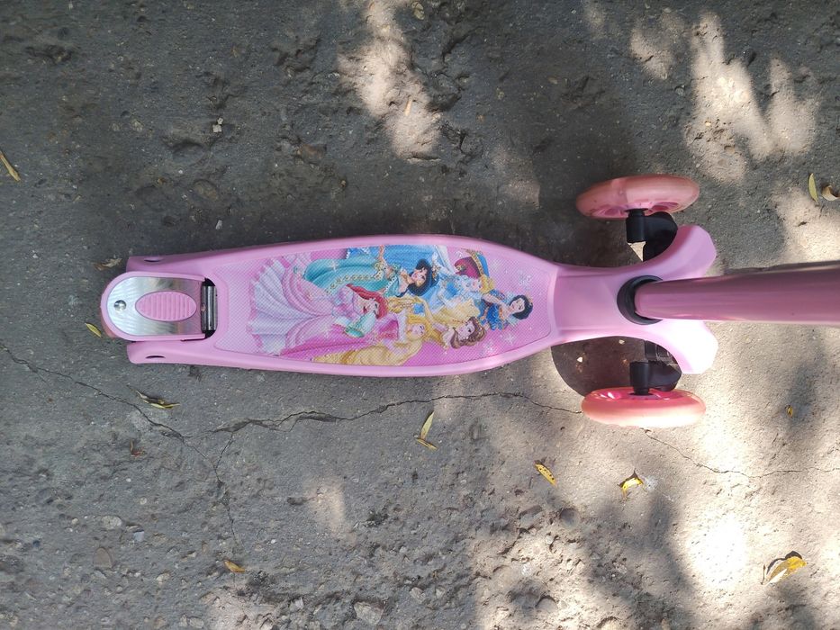 Детска тротинетка принцеси