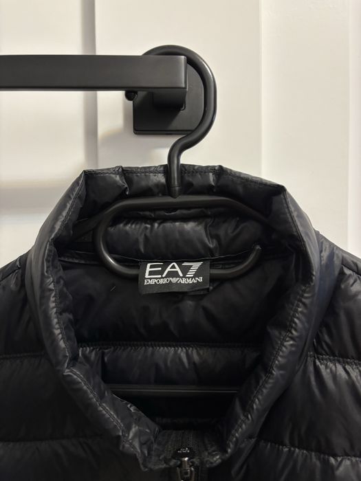 Vand Vesta Emporio Armani EA7 / Stare 100/100 NOUA / Marimea L