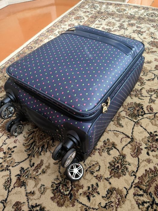 Чемодан синий, размер S
