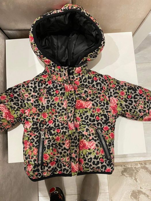 Бебешко яке, двулицево 4/6 месеца. В безупречно състояние.