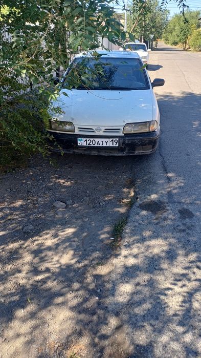 Машина ниссан примера