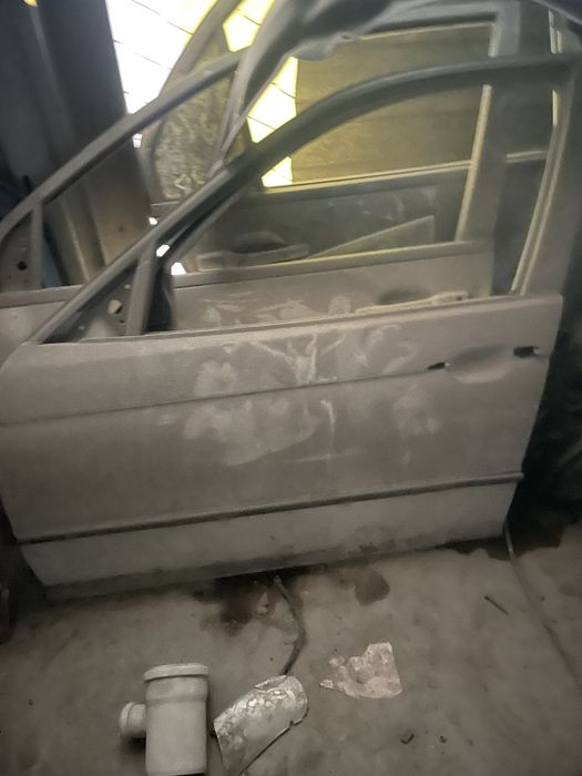 Двери на митсубиси лансер