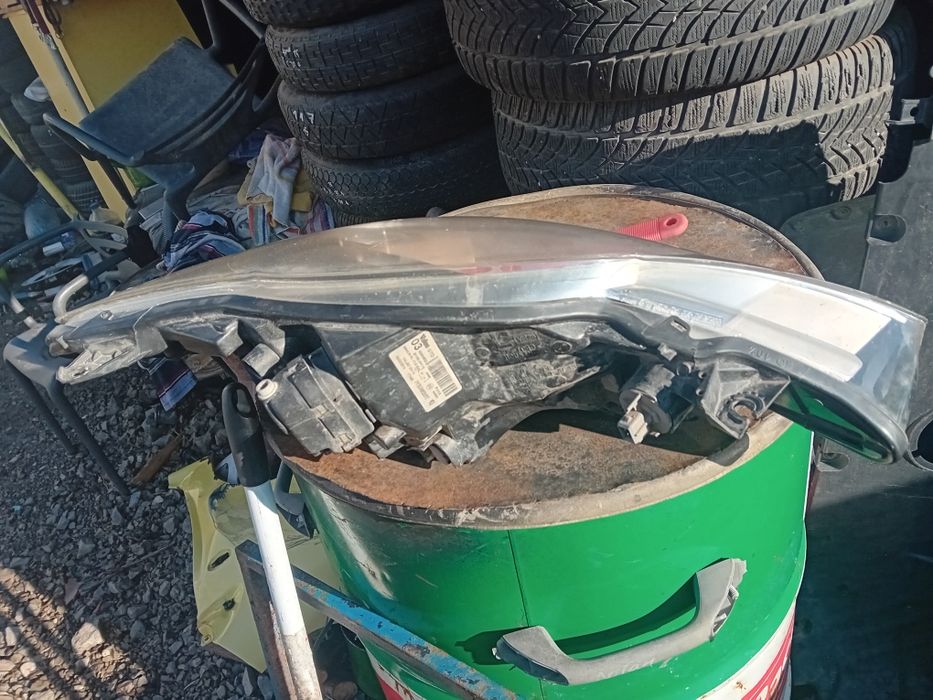 Ляв фар peugeot 107 face