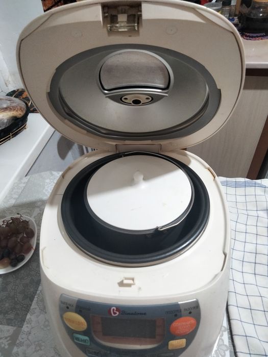 Продам хлебопечку- мультиповар