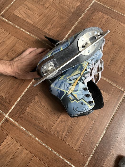 Продам коньки 36 размер