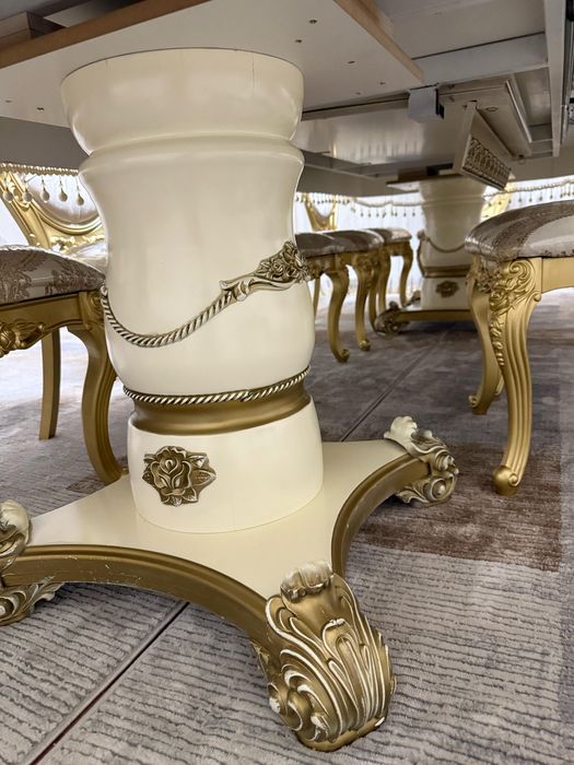 Королевский Стол для большой  семьи