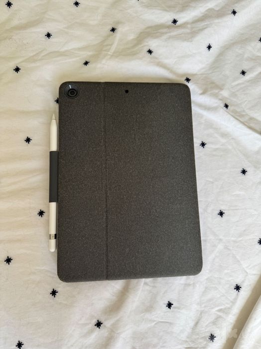 IPad 9 (2021) WiFi 64 гб + чехол logitech + apple pencil (1gen)