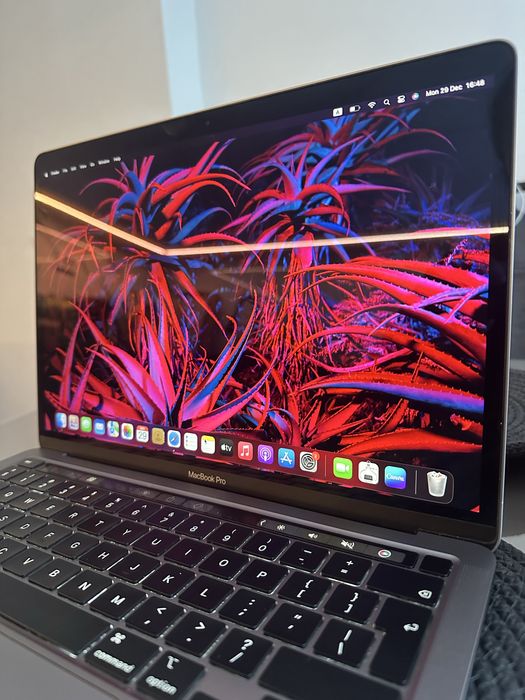 Macbook Pro 13 ‘   8GB RAM/256GB SSD