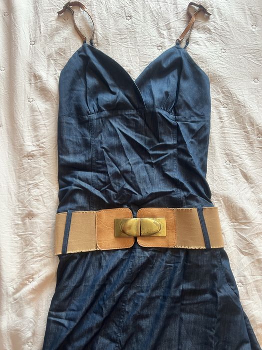 Рокля дълга. Страхотна!