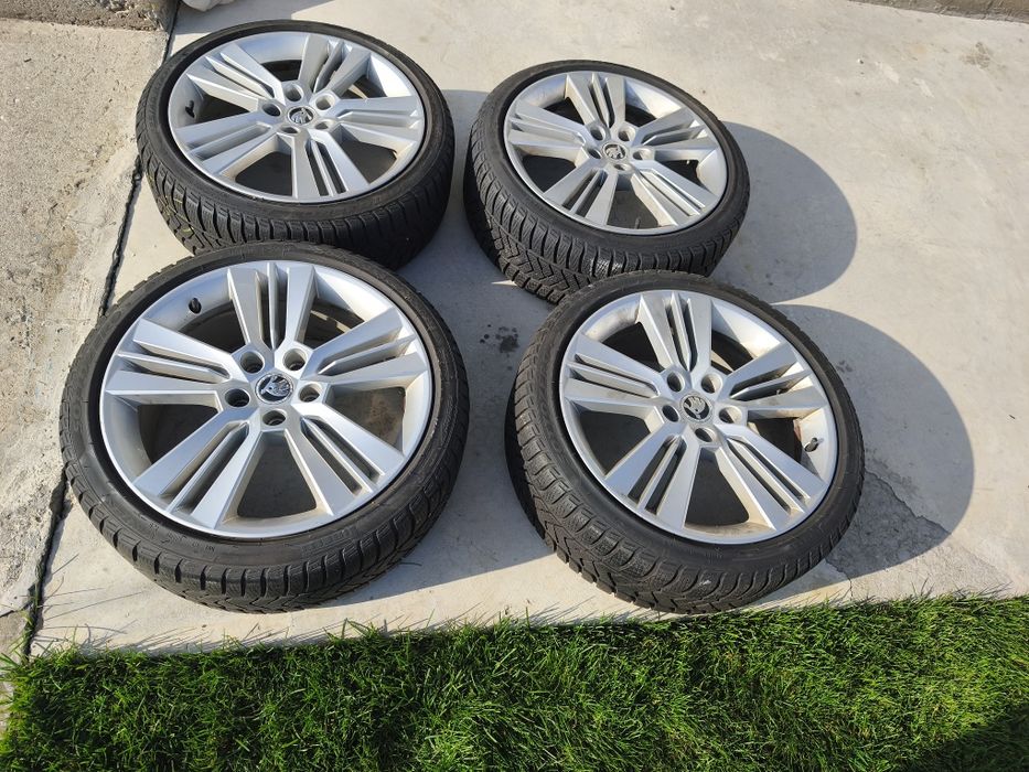 Vand jante 18 , 5*112, cu anvelope sau schimb cu jante pe 17