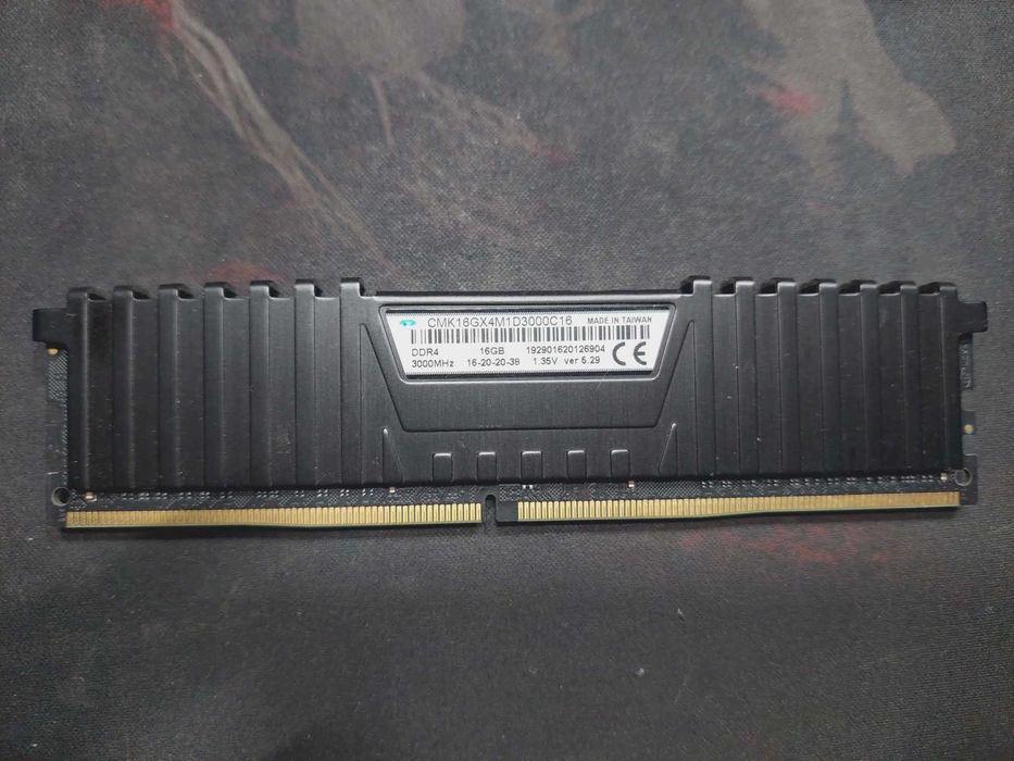 Corsair ddr4 16GB