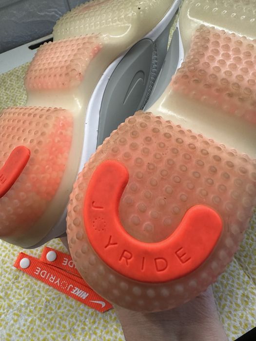 Маратонки  Nike Joy Ride