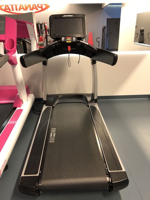 Depozit aparate fitness technogym