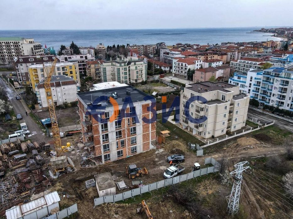 Продава се Тристаен апартамент в Несебър - 85 кв.м за 1381 €/кв.м - Снимка #3