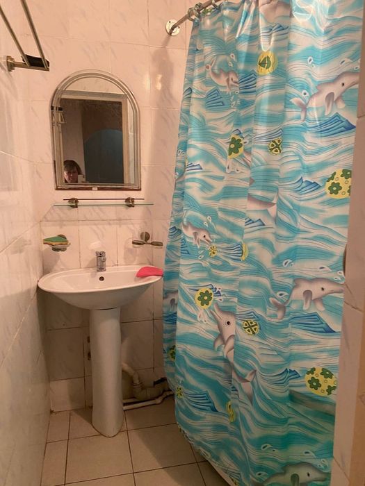 Юнусабад-4 УНИВЕРСАМ  сдаётся  3 комнатная квартира!