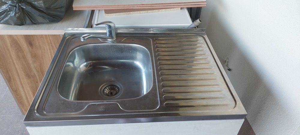 Кухня 2,20м с мивка и смесител