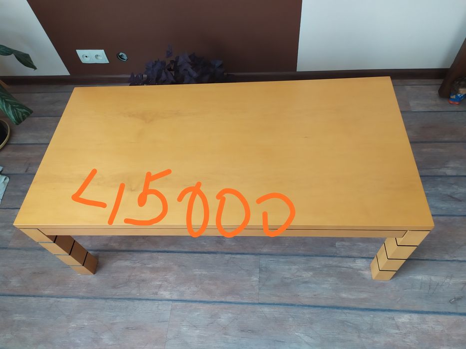 Мебель - стол,люстра