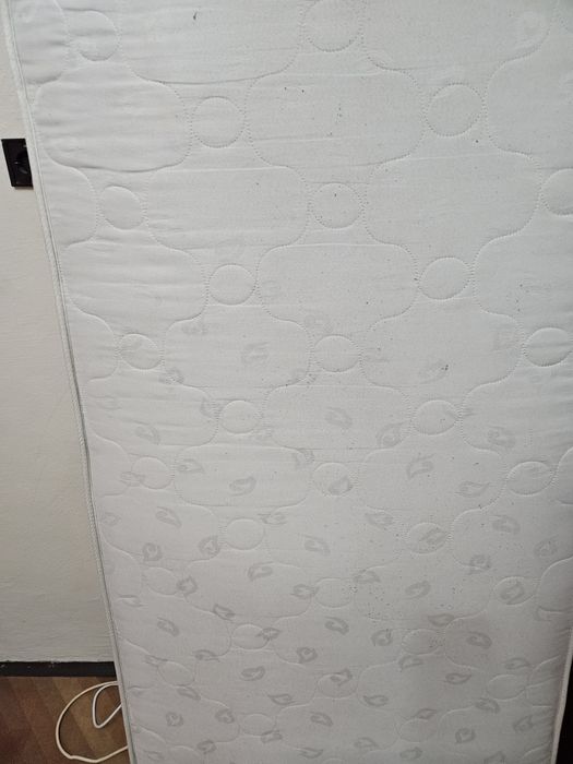 Еднолицев матрак