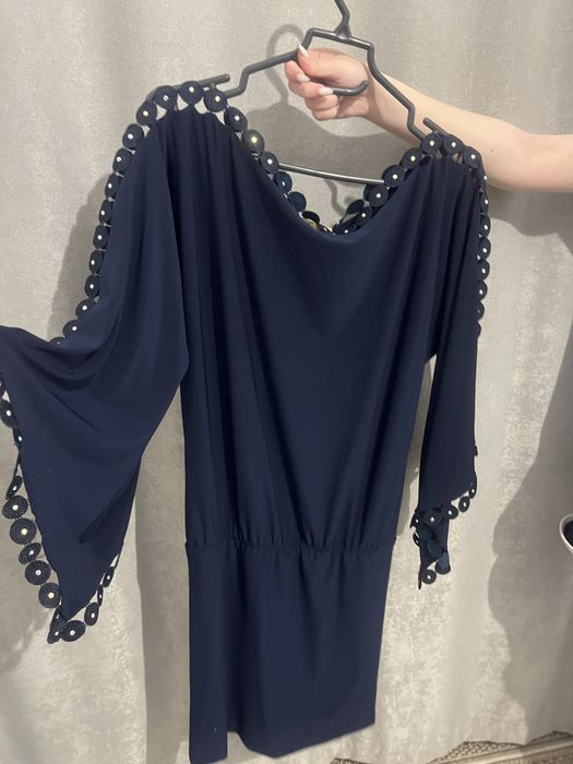 Продам нарядные платья