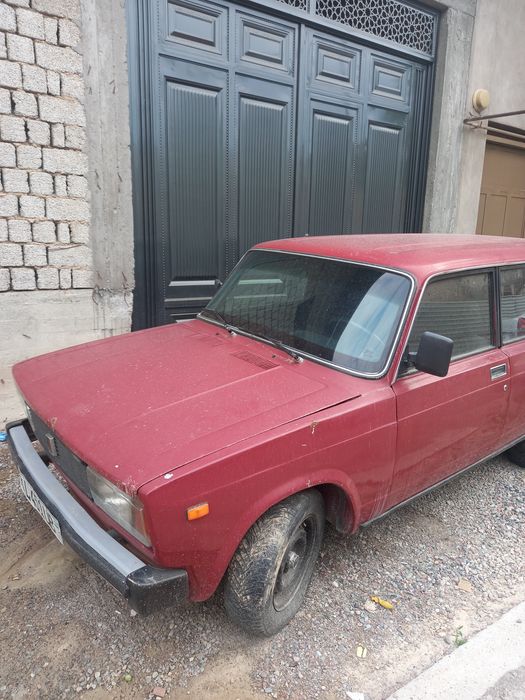 Jiguli VAZ 2104 Qizil