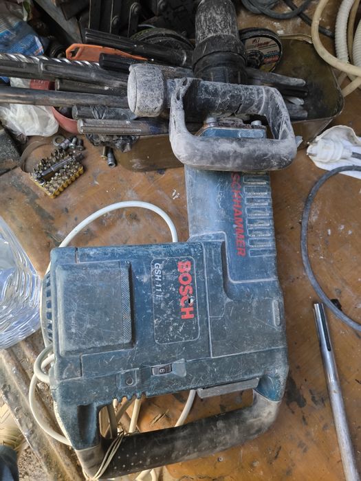 Bosch 11 e.отбойный молоток.