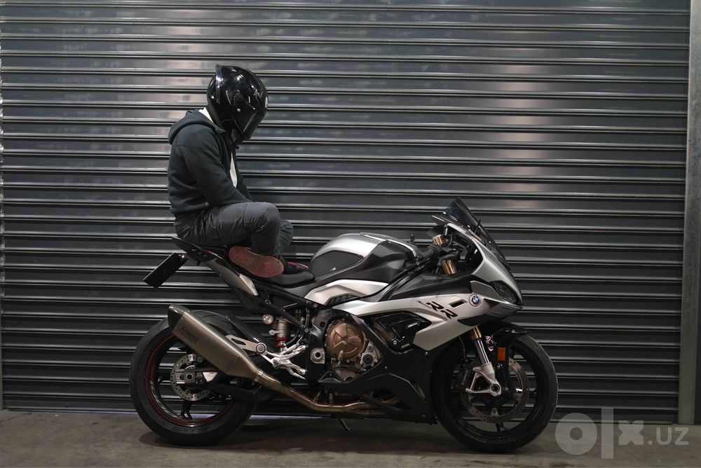 BMW S1000RR — настоящий спортбайк