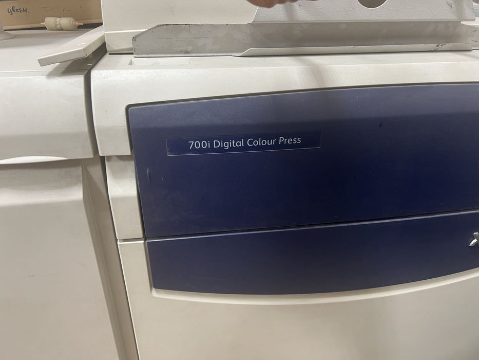 Продаеться Xerox 700i