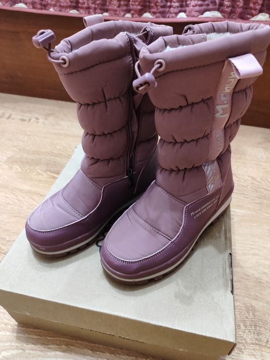 Продам зимние сапоги дутики