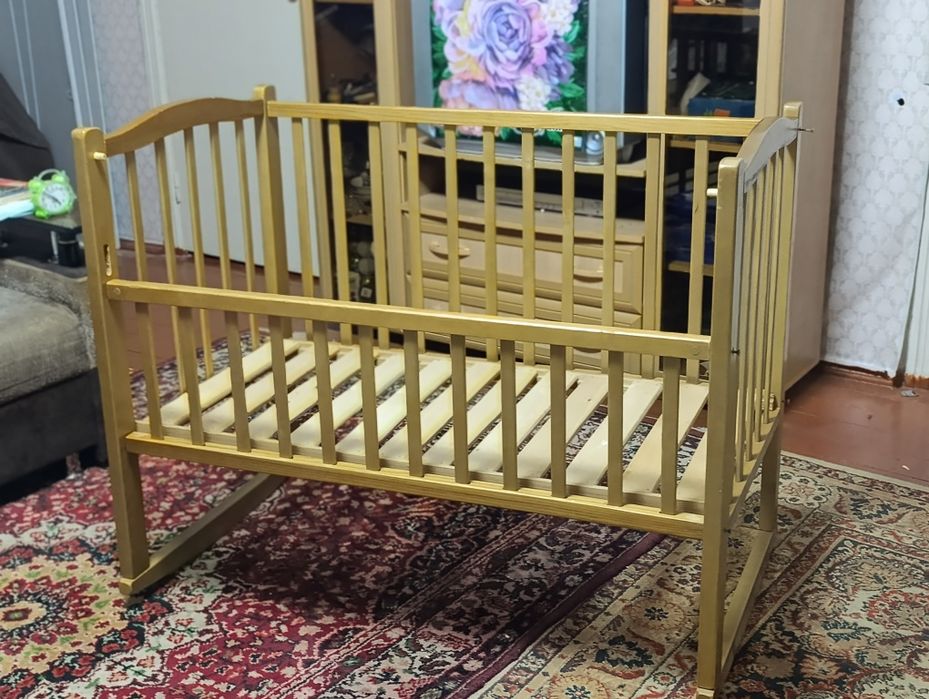 Продам кроватку-маятник.