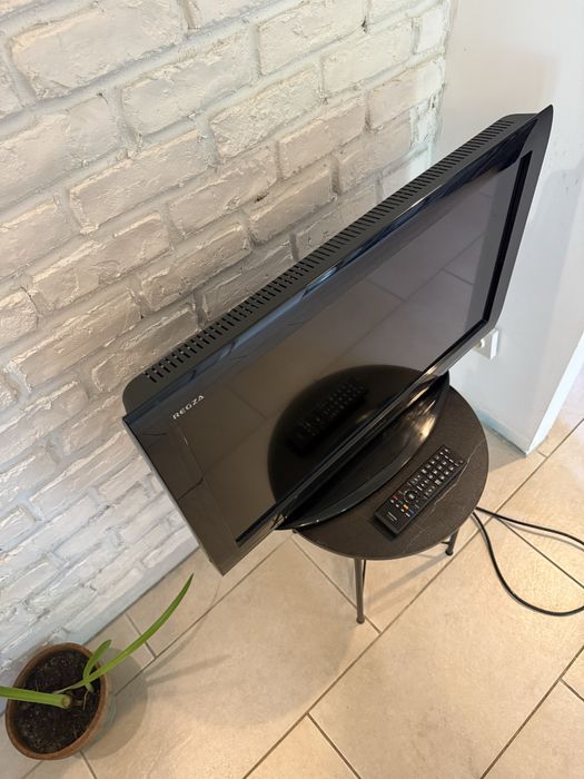 Toshiba REGZA телевизор с дистанционно – запазен