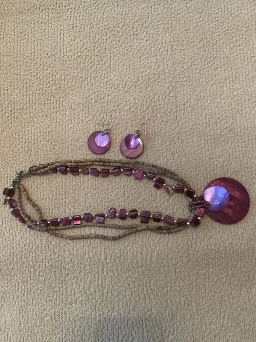 Бижутерия красивые бусы-перламутровые