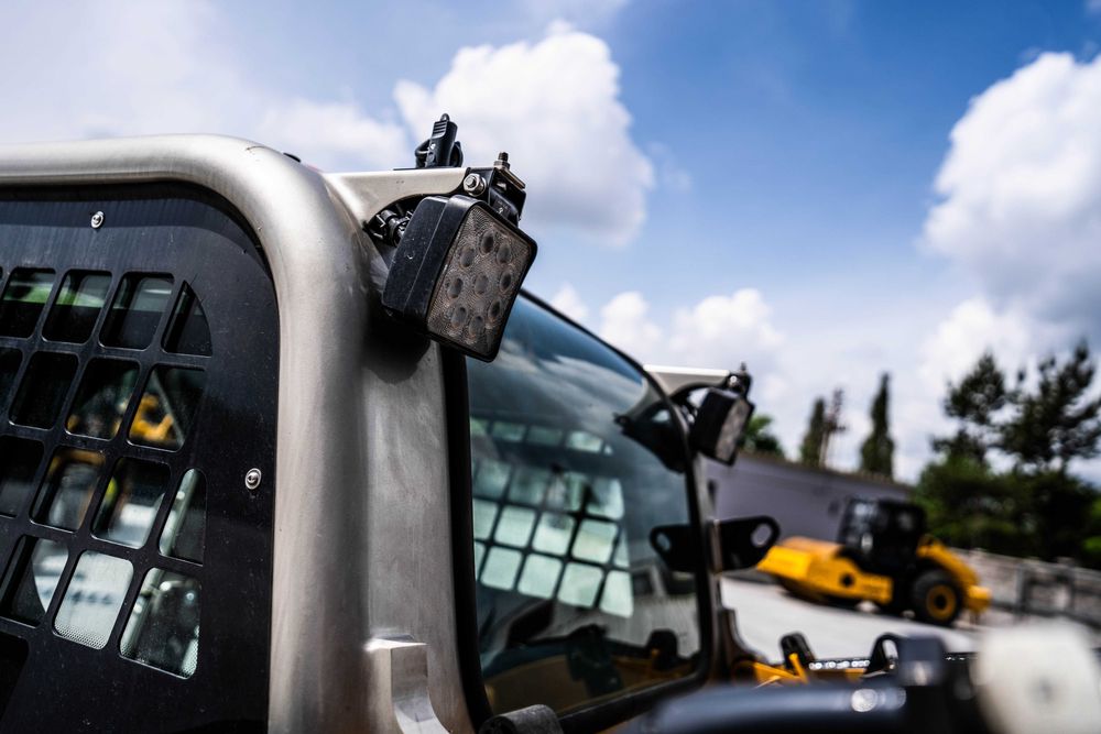 Мини-фронтальный погрузчик LiuGong 385B