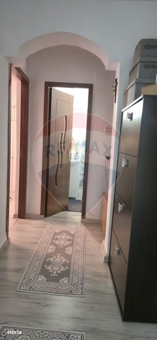 Apartament cu 3 camere de vânzare în zona Sud-Est