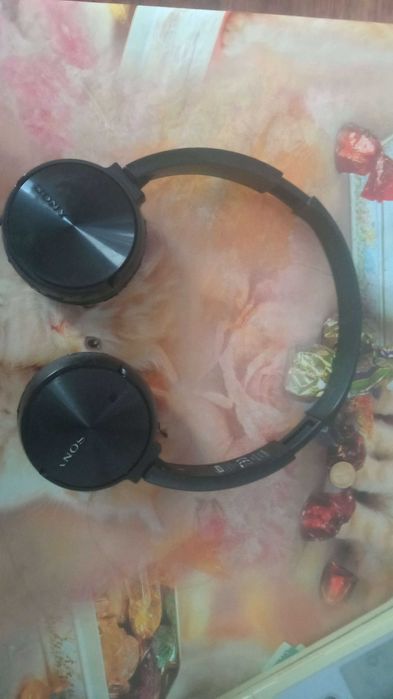 Безжични слушалки Sony MDR-ZX330BT