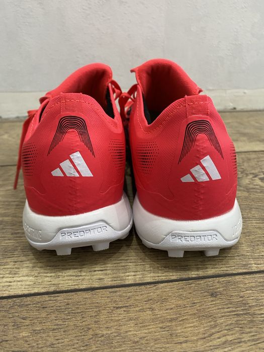 Продам сороконожки Adidas Predator