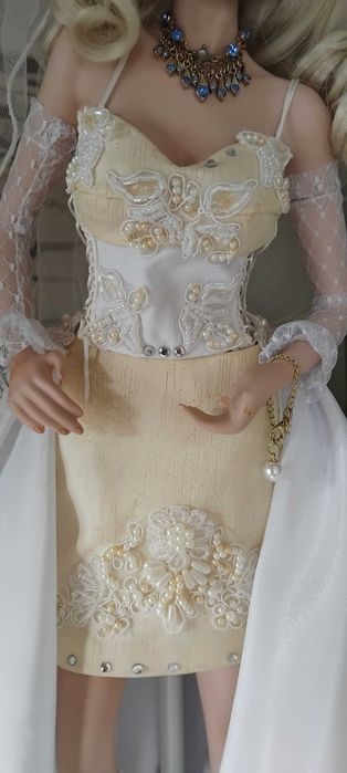 Порцеланова кукла на Sindy M.McClure