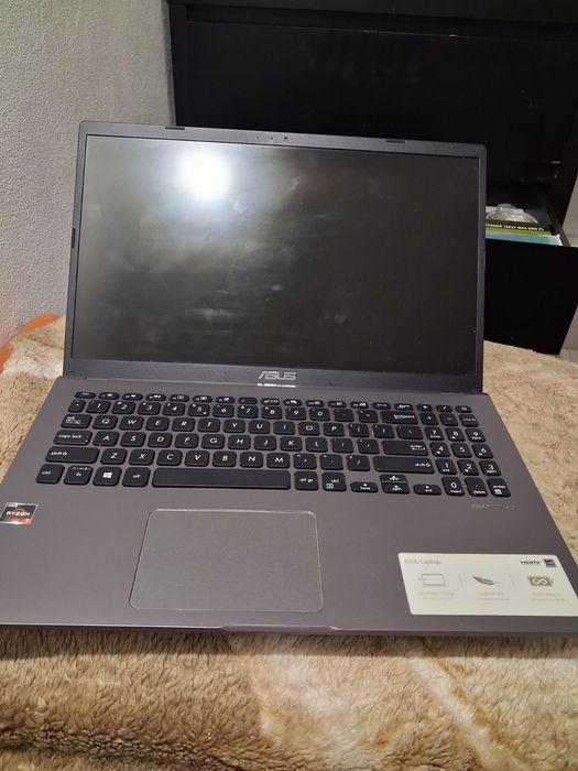 Laptop Asus Vivobook Ryzen 7 ,ssd 500, 8 g Ram , impecabil