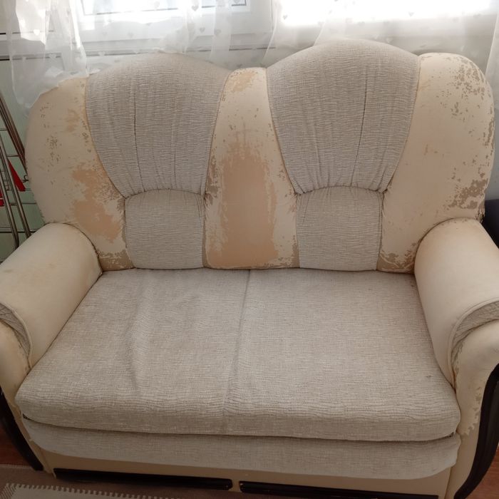 Продамь диван с креслой