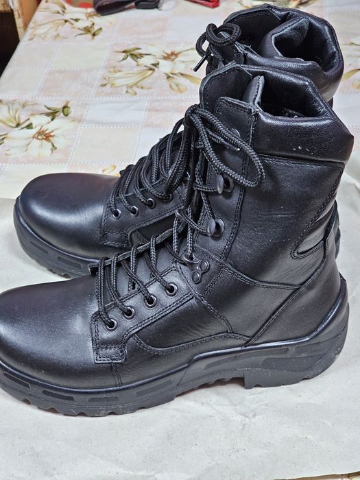 Кожени кубинки водоустойчиви чисто нови 42 номер летни