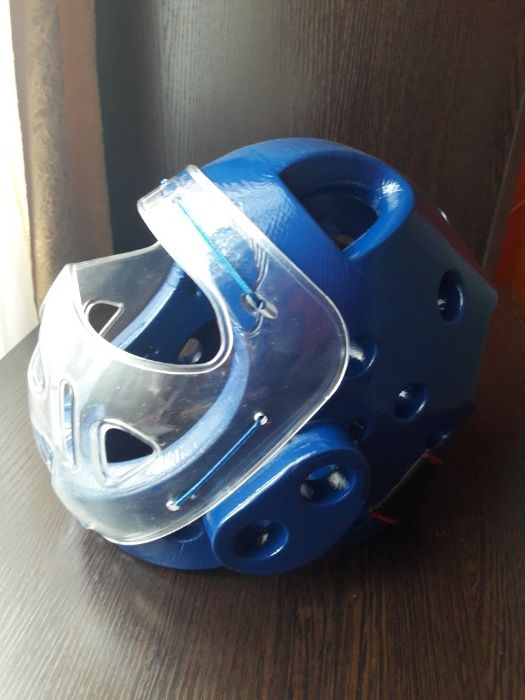 Шлем с забралом