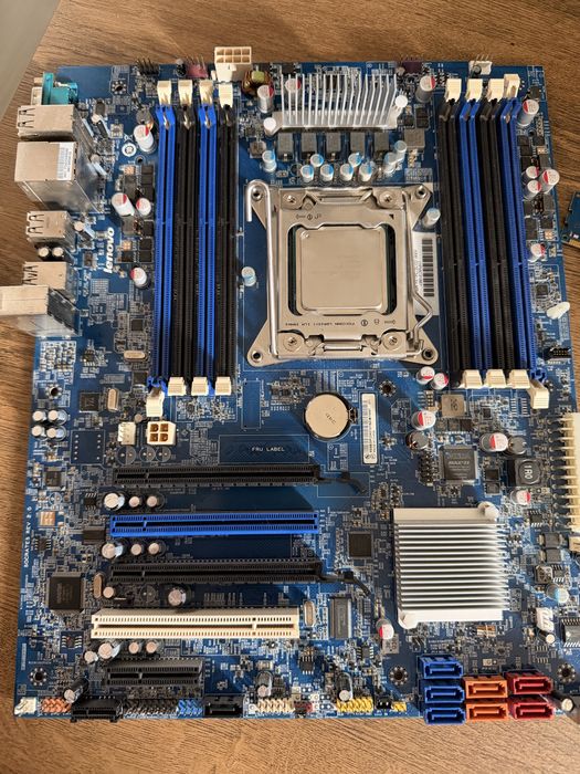 Placa de baza + intel xeon e5 - 2690 v2