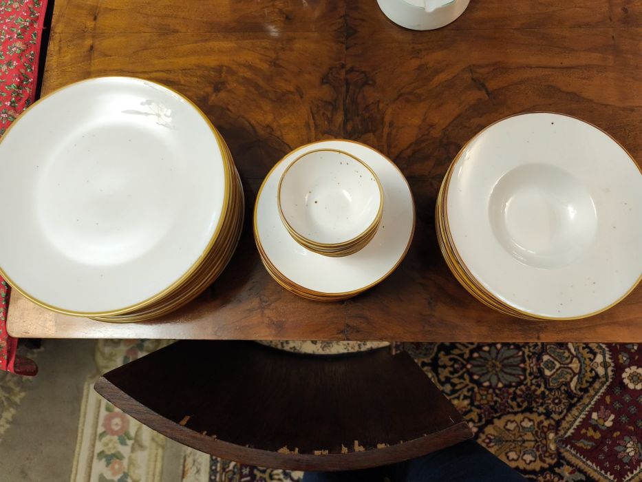 Сервиз чинии от порцелан