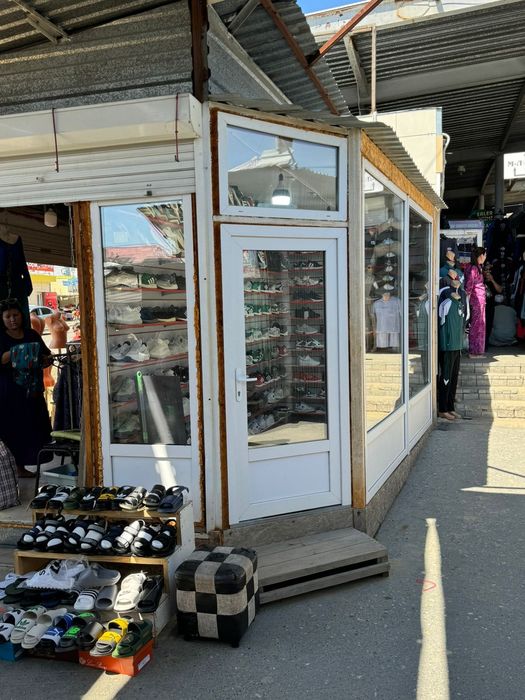 Продам пластиковые окна и дверь б/у .