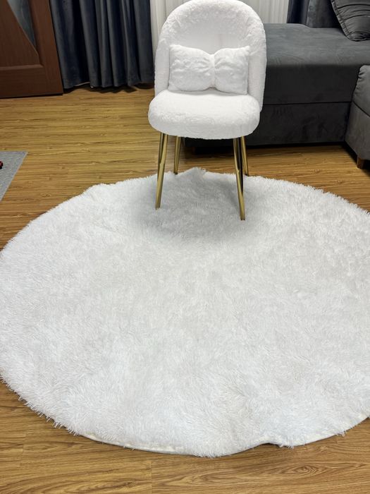 Set elegant – Scaun + Covor pufos