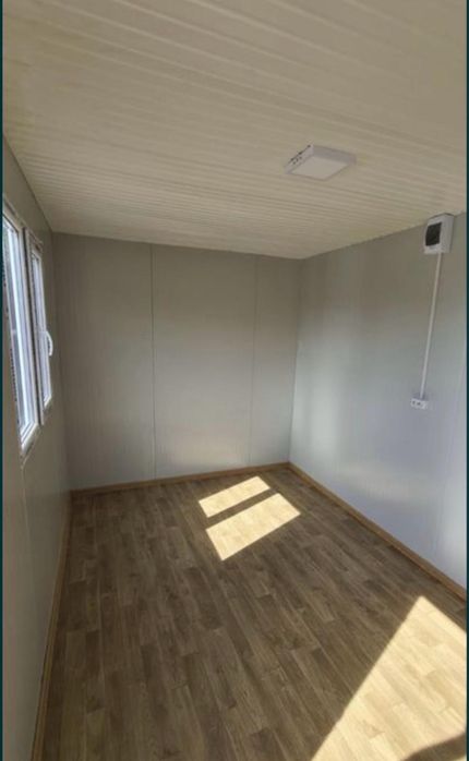 Vand container la comanda